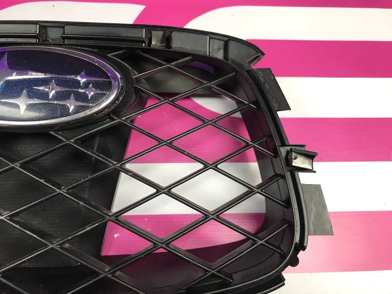2006-2007 Subaru Impreza WRX STi OEM Center Grille Piece W/emblem - Image 4