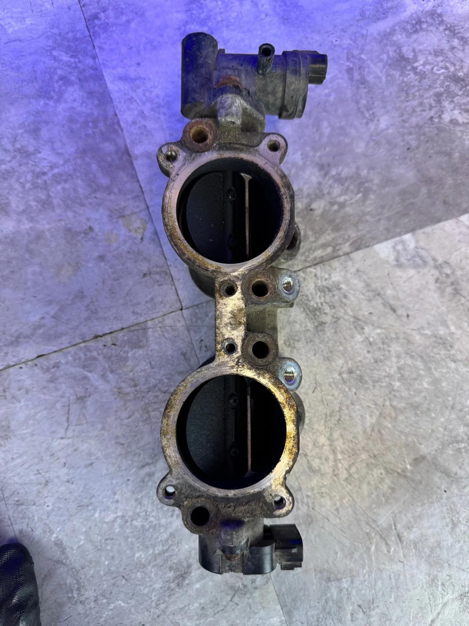2002-2003 Subaru Impreza WRX Engine OEM Intake Manifold TGV C2 - Image 2