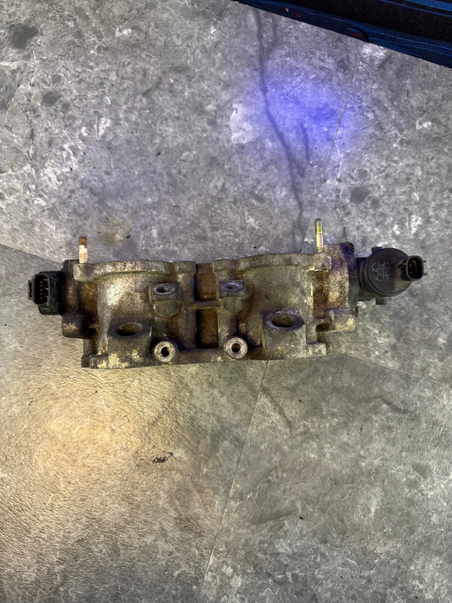 2002-2003 Subaru Impreza WRX Engine OEM Intake Manifold TGV C2 - Image 2