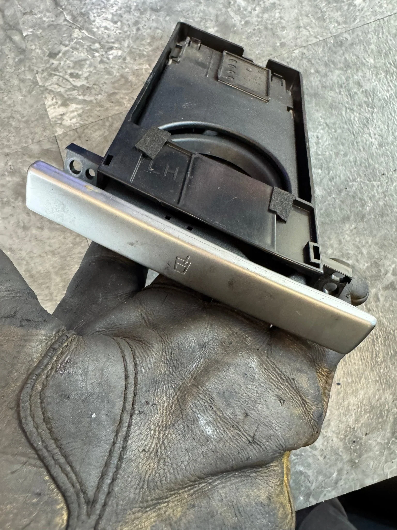 2002-2004 Subaru Impreza WRX STi OEM Dash Pull Out Cup Holder Center Cupholder J2 - Image 5