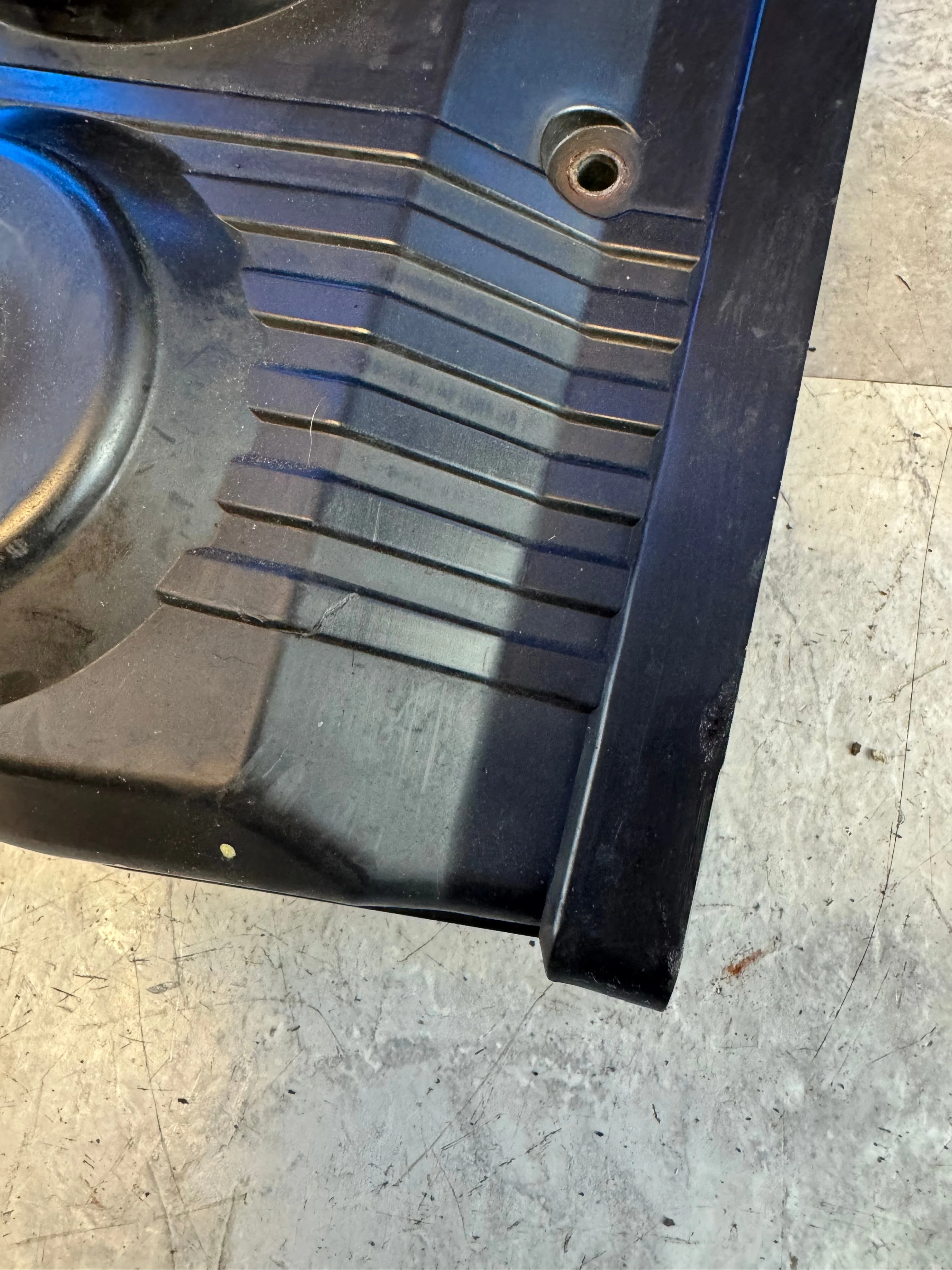 2002-2005 Subaru Impreza WRX Front OEM RH Timing Cover Y5 - Image 3