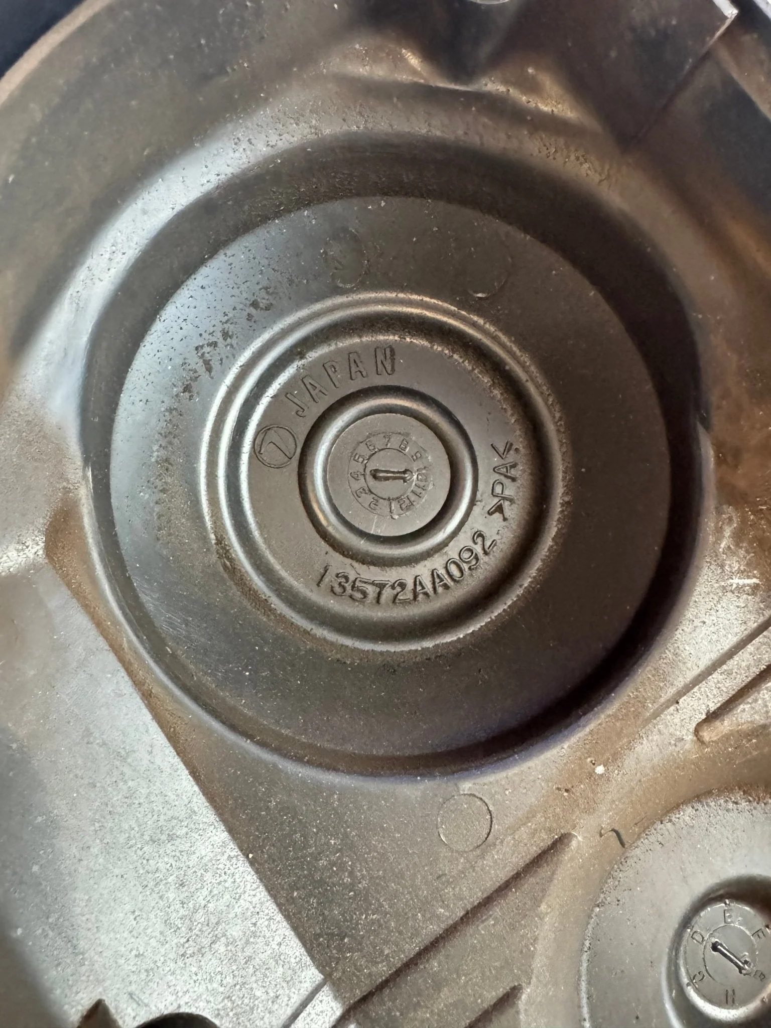 2002-2005 Subaru Impreza WRX Front OEM RH Timing Cover Y5 - Image 4
