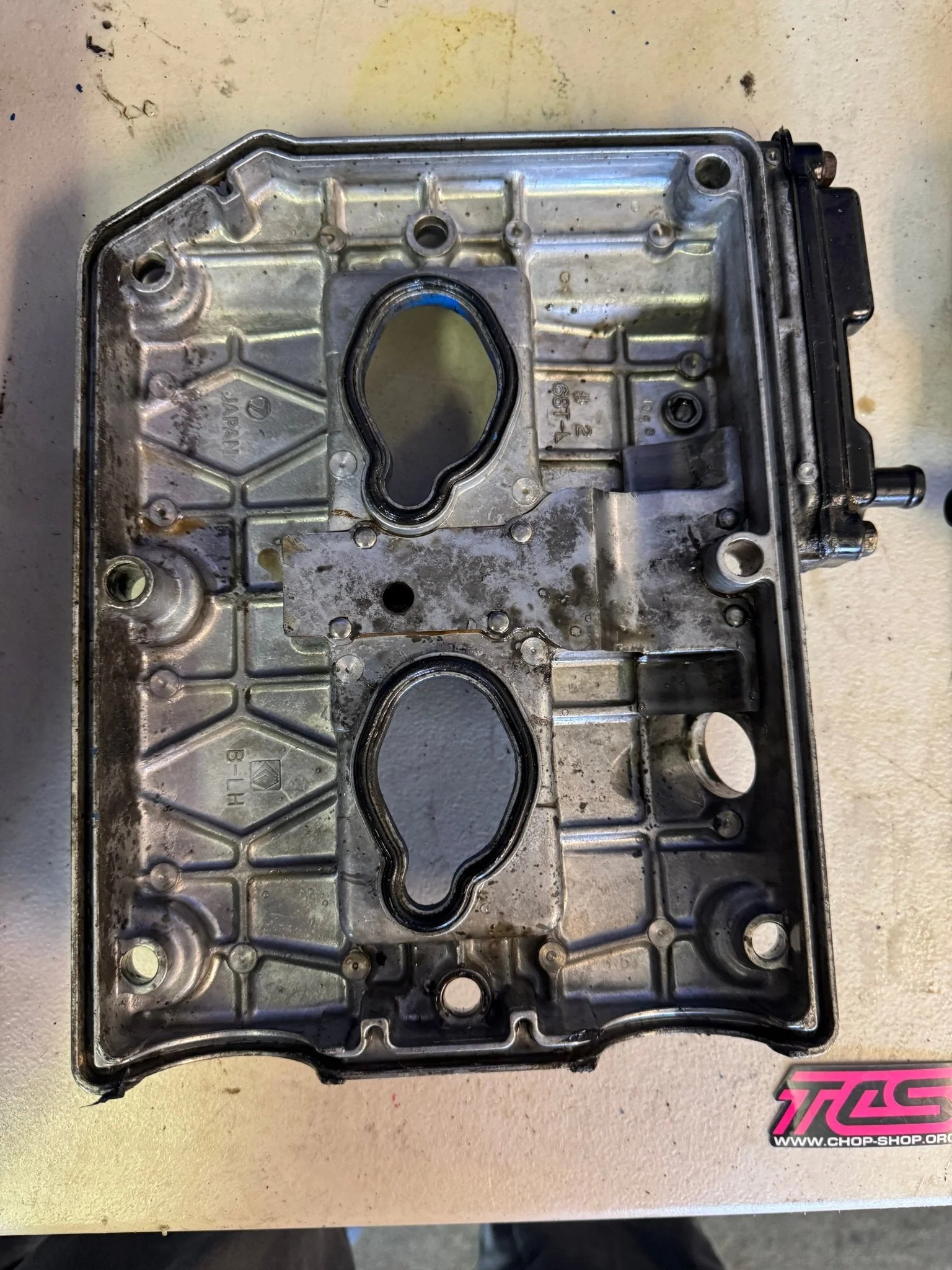 2002-2005 Subaru Impreza WRX Valve Cover Complete Set Pair LH And RH / Y6 - Image 7
