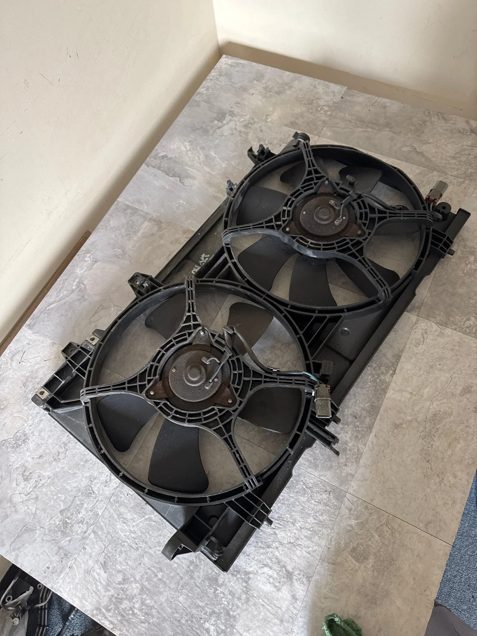 2003-2008 Subaru Forester Turbo Engine OEM Radiator Cooling Fan Shroud Assembly C5