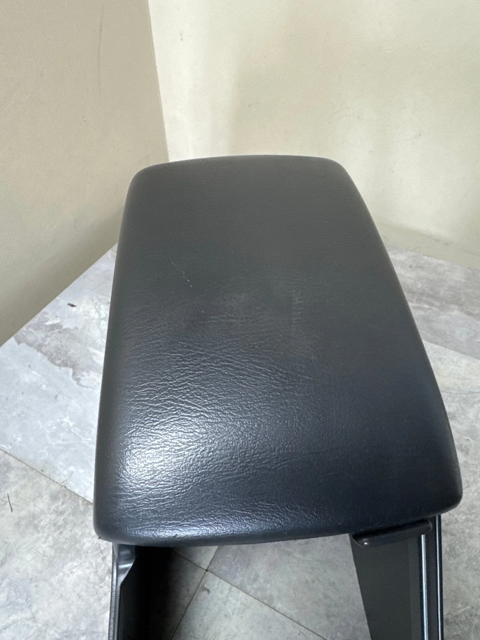 2005-2007 Subaru Impreza WRX STI Black Center Console Rest Trim Middle K1 - Image 4