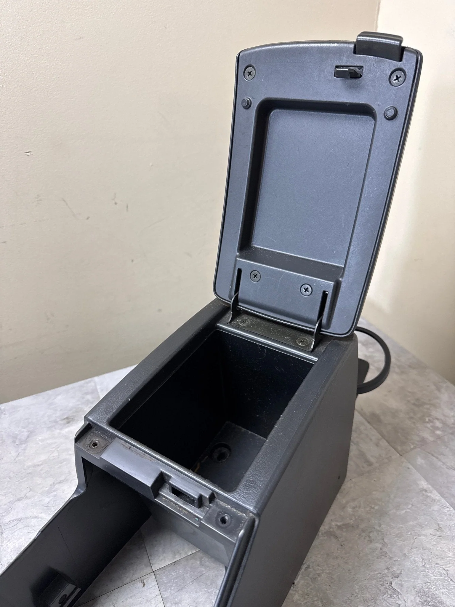 2005-2007 Subaru Impreza WRX STI Black Center Console Rest Trim Middle K1 - Image 5