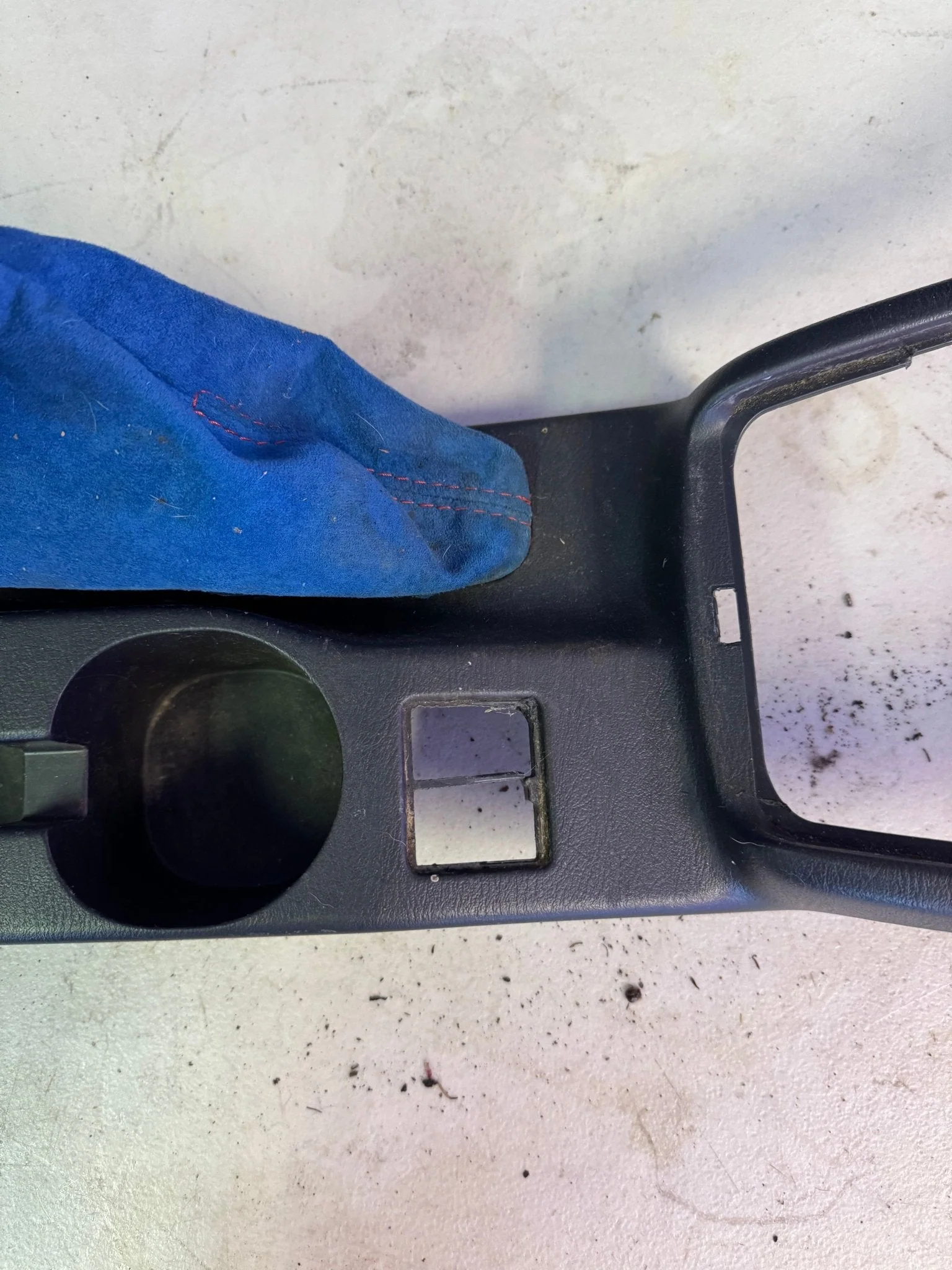 2005-2007 Subaru Impreza WRX STi Center Console E-brake Trim Boot Cup Holder / Y2 - Image 3