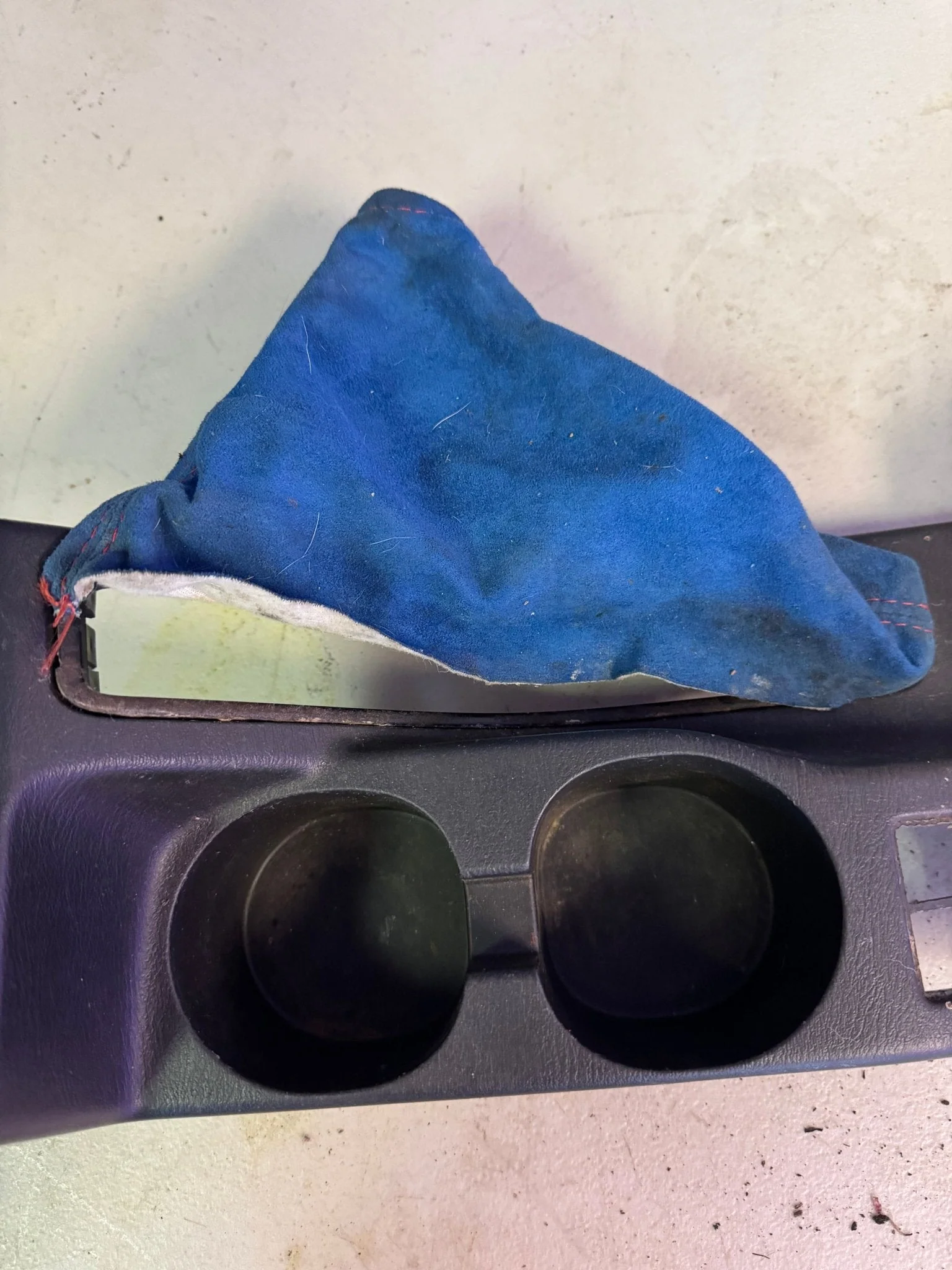 2005-2007 Subaru Impreza WRX STi Center Console E-brake Trim Boot Cup Holder / Y2 - Image 5