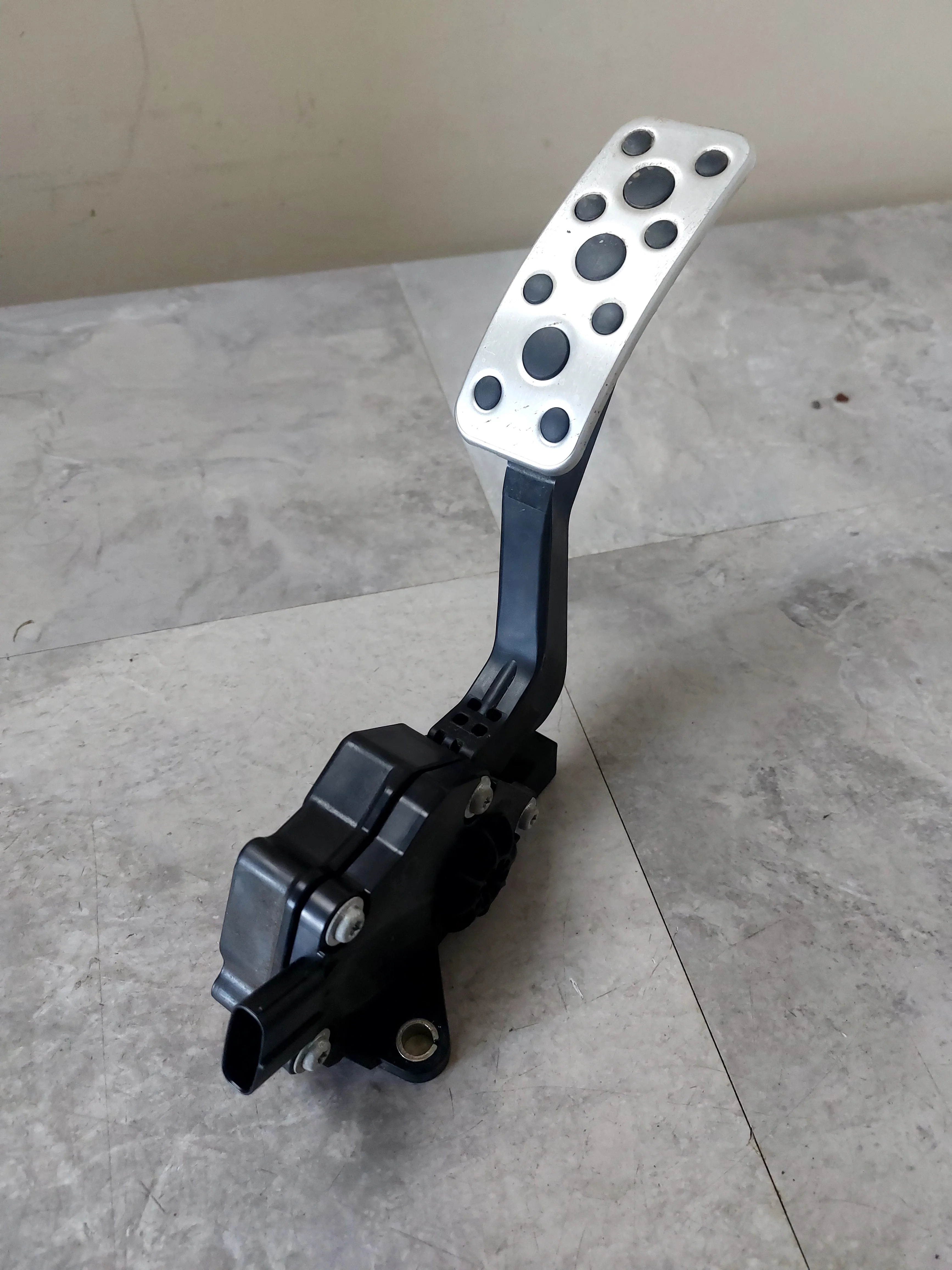 2008-2014 Subaru Impreza WRX STi OEM Pedal Assembly Accelerator y2