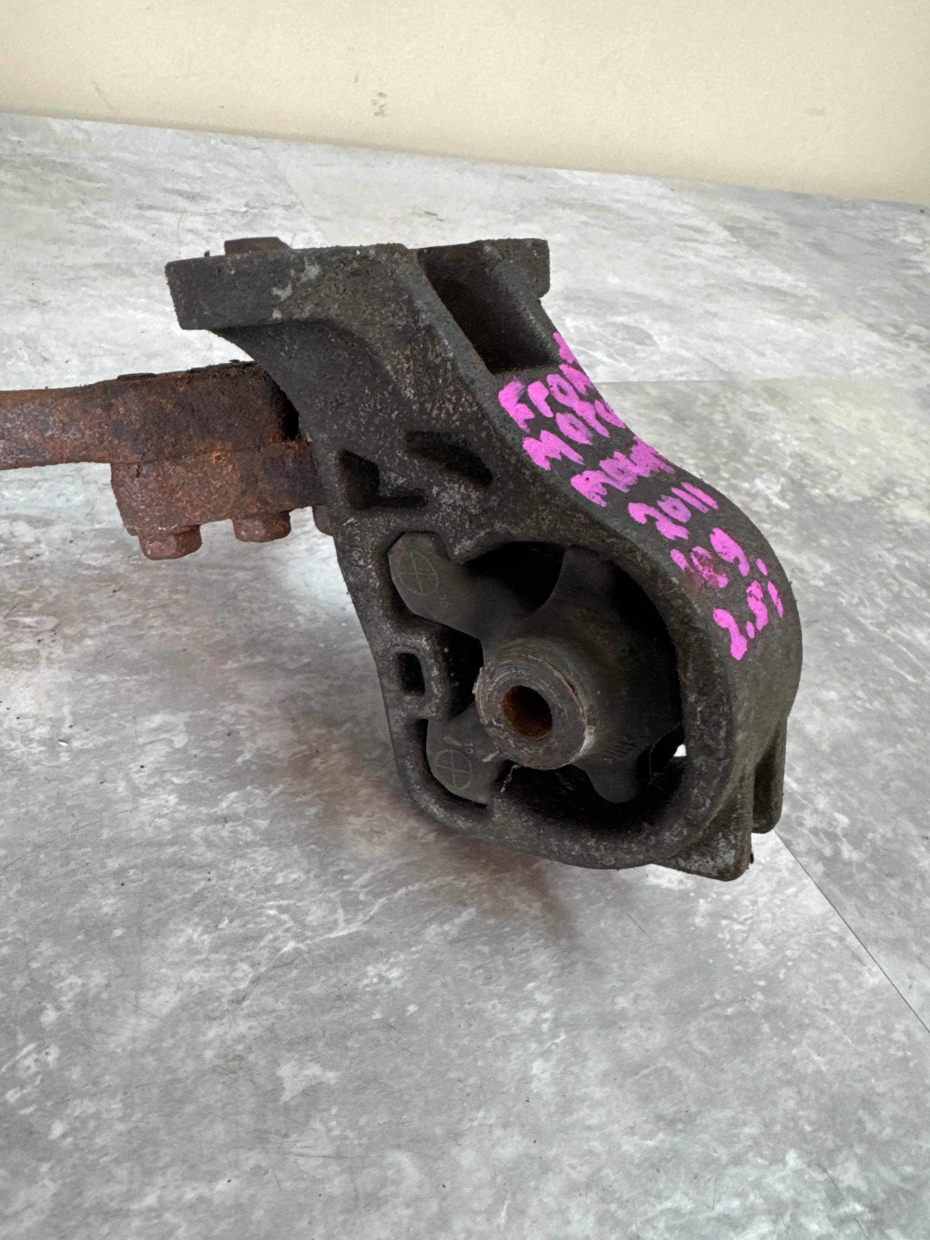 2010-2012 Subaru Legacy Outback Front Center Engine Motor Mount 2.5L H6 B5 - Image 2
