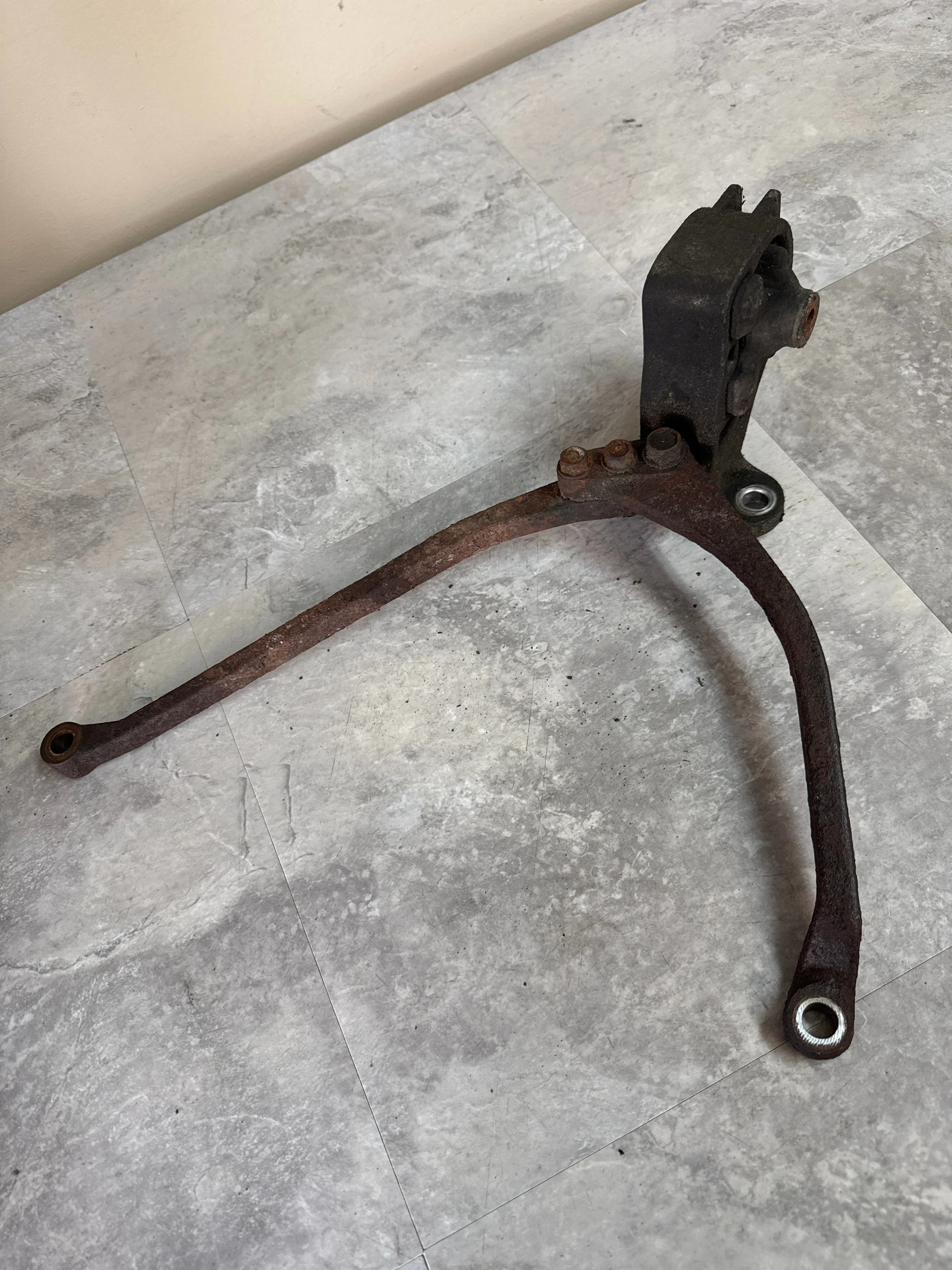 2010-2012 Subaru Legacy Outback Front Center Engine Motor Mount 2.5L H6 B5 - Image 3