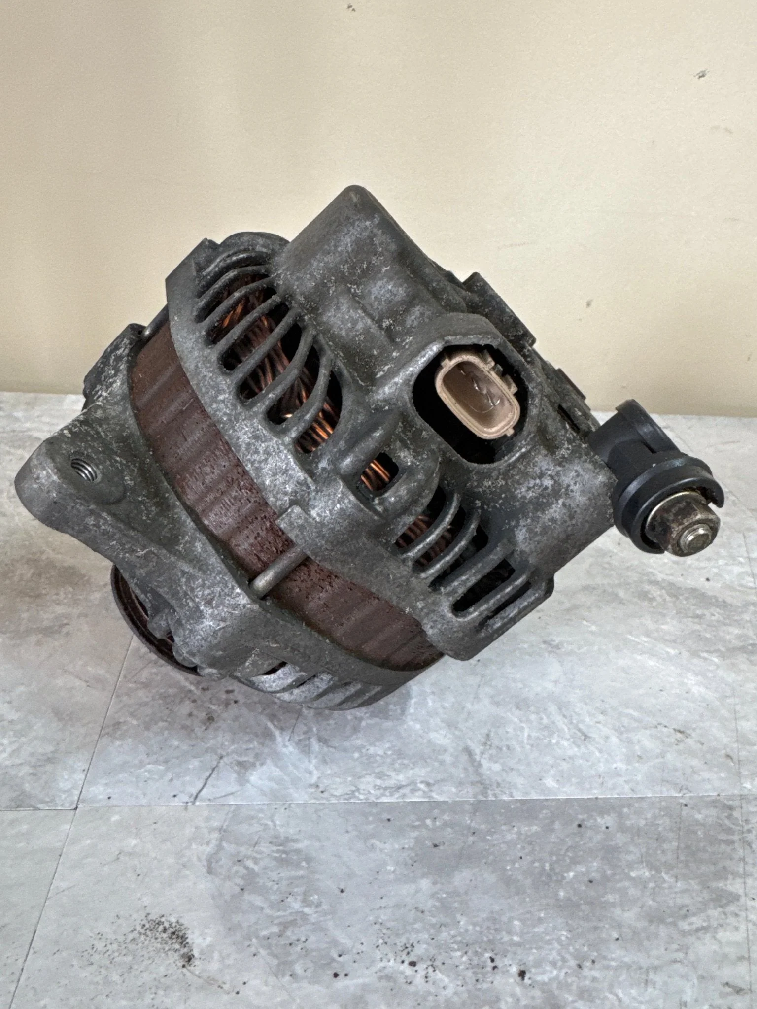 2010-2012 Subaru Legacy Outback Genuine OEM 2.5 Alternator F4 - Image 3