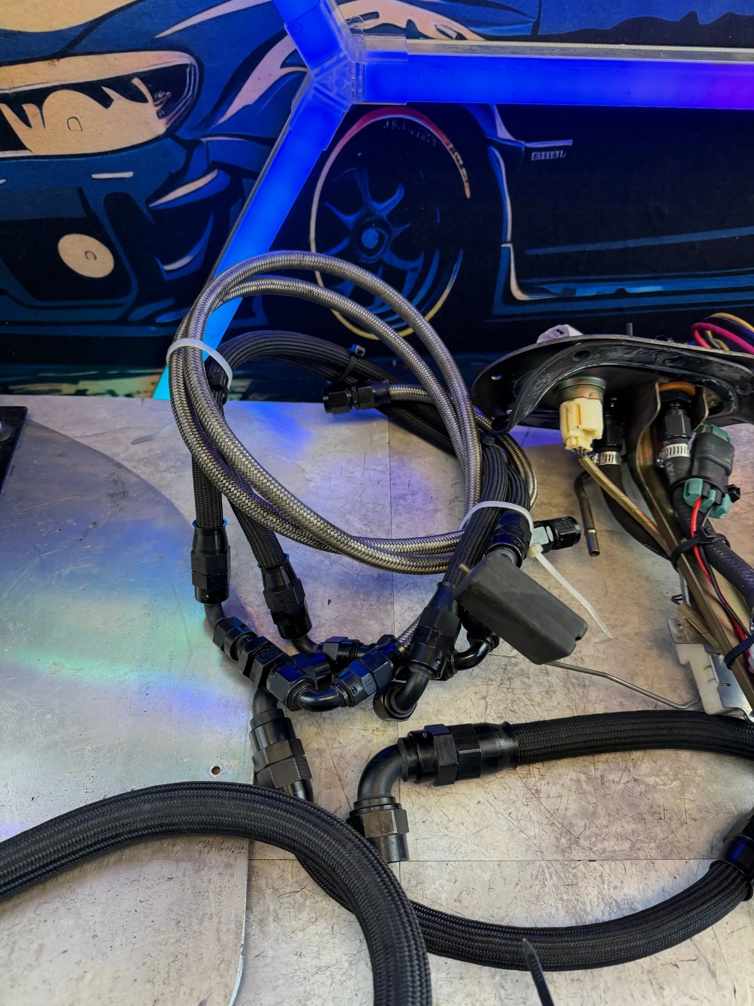 HUGE horsepower fuel kit front to back w/ electric inline 750 magnafuel pump , hellcat walbro 525 LPH feeder , surge tank , iag rails , lines , filters - Image 5