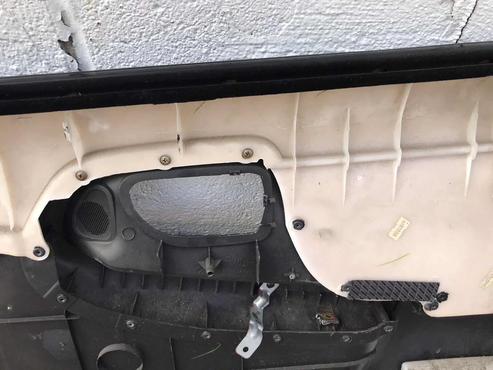 2002-2003 Subaru Impreza WRX Front OEM LH Driver Side Door Panel - Image 8