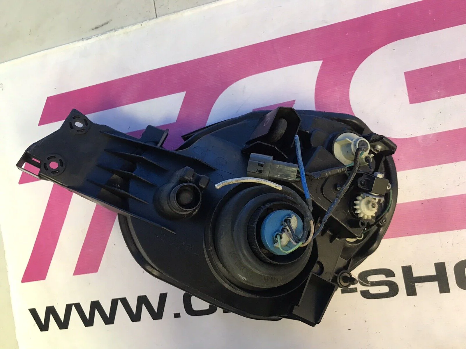 2002-2003 Subaru Impreza WRX RH OEM Passenger Side Headlight Assembly - Image 6