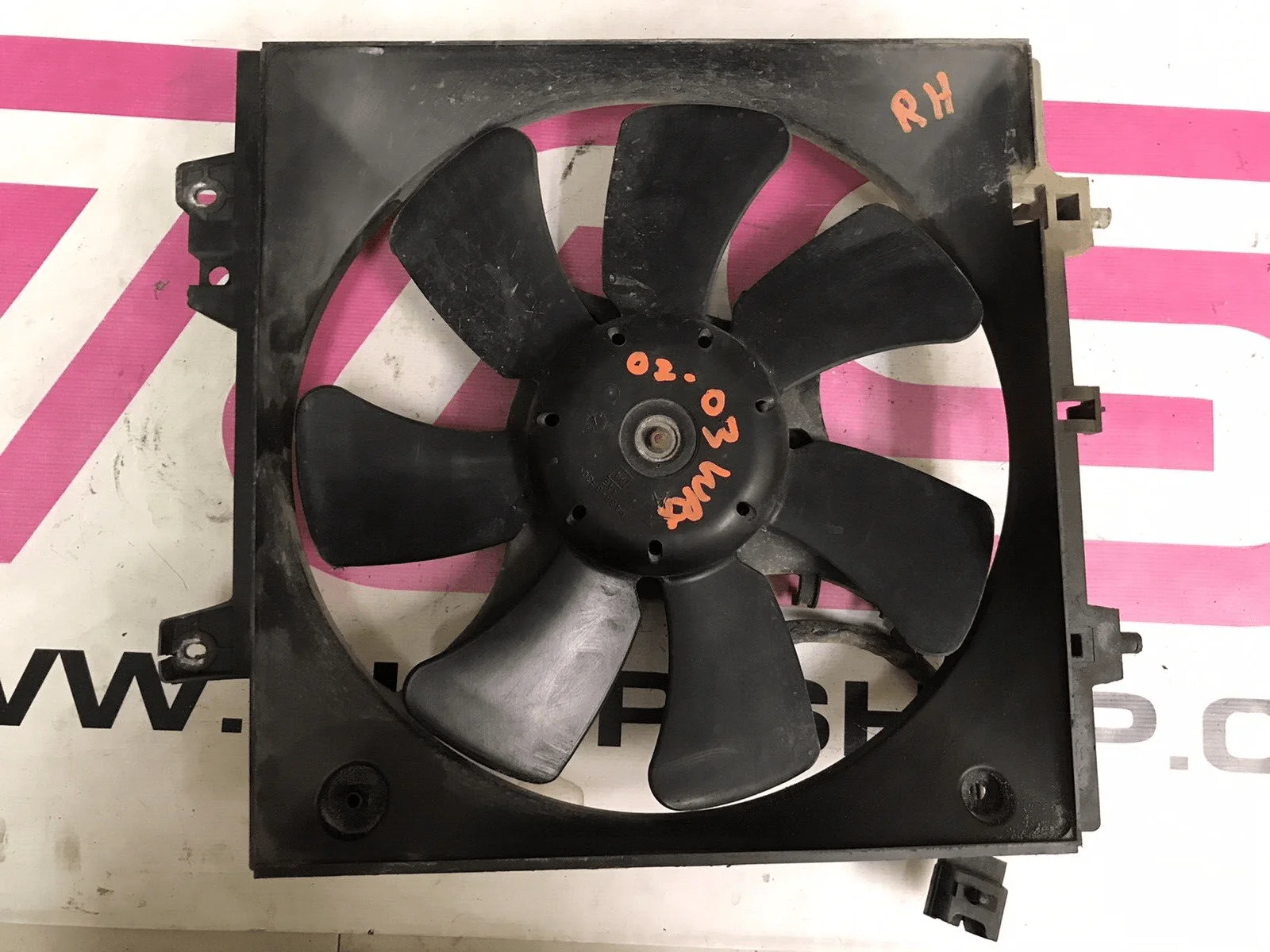2002-2003 Subaru WRX RH Radiator OEM Cooling Fan Assembly L2