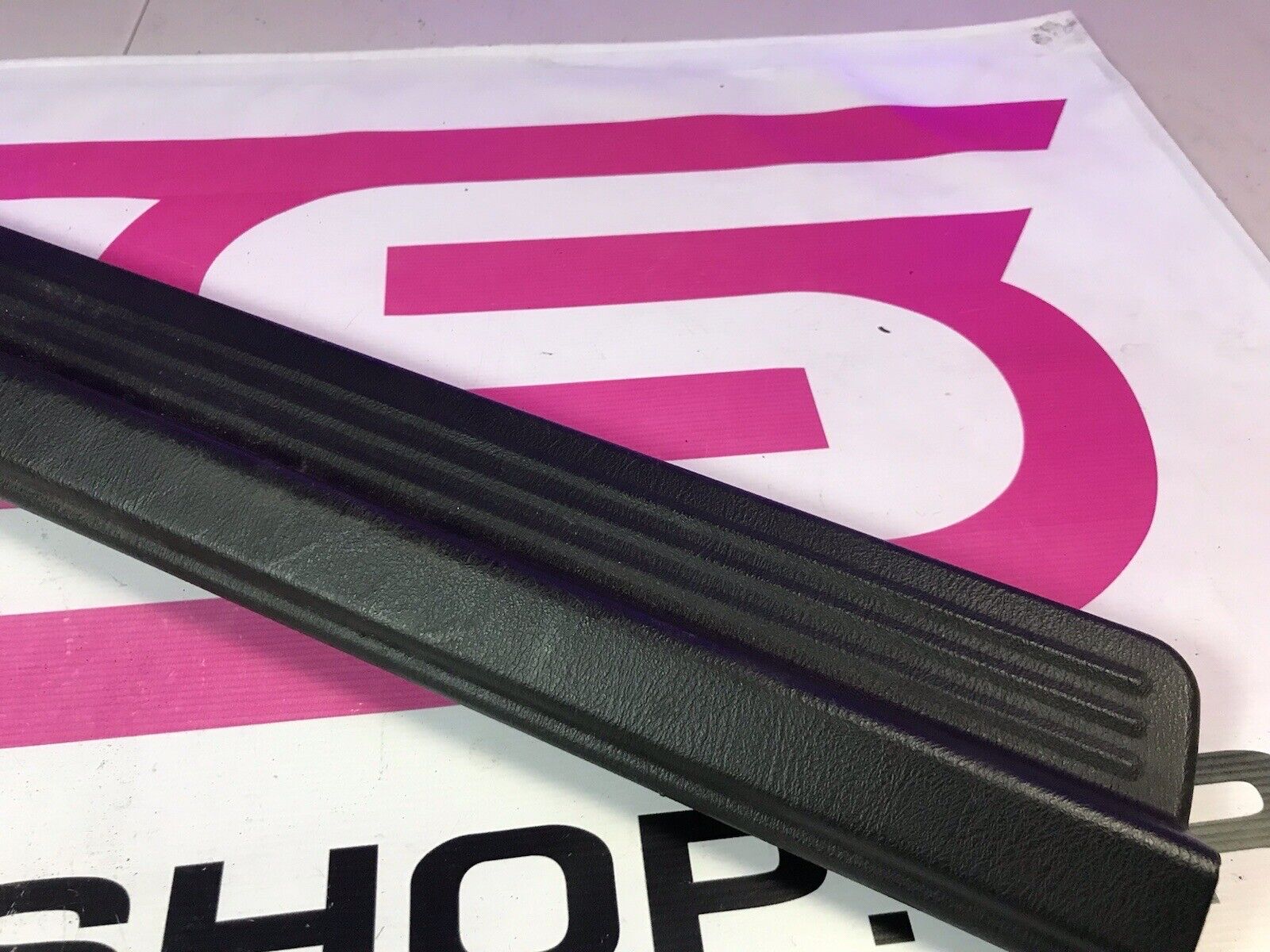 2002-2007 Subaru Impreza WRX STi OEM RH Door Sill Trim Panel Scuff M1 - Image 4
