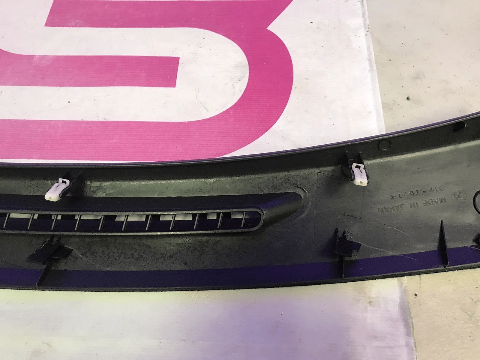 2004-2007 Subaru Impreza WRX STi OEM Interior Front Dash Defrost Vents Trim - Image 5