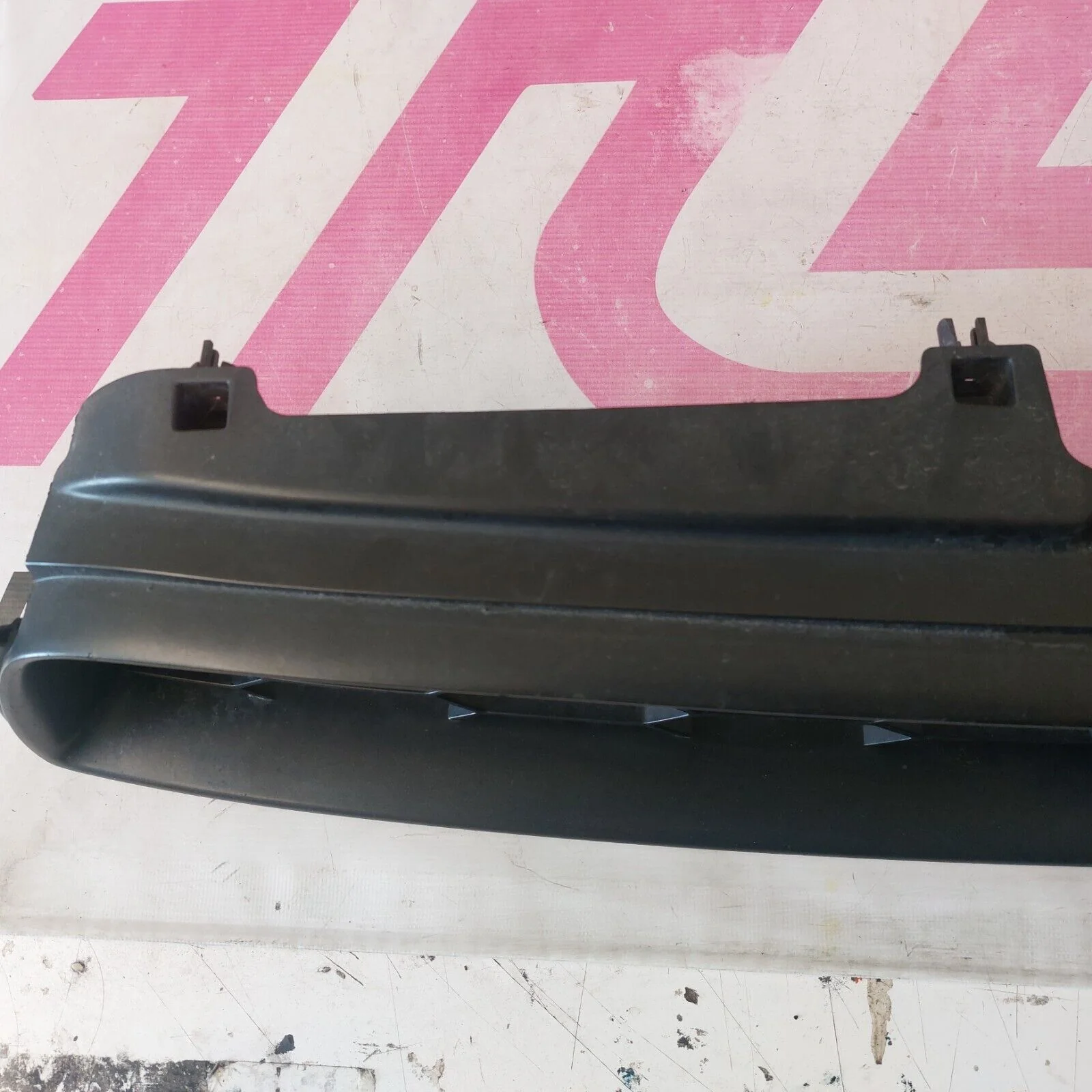 2002-2003 Subaru WRX Front Grille OEM Assembly - Image 7