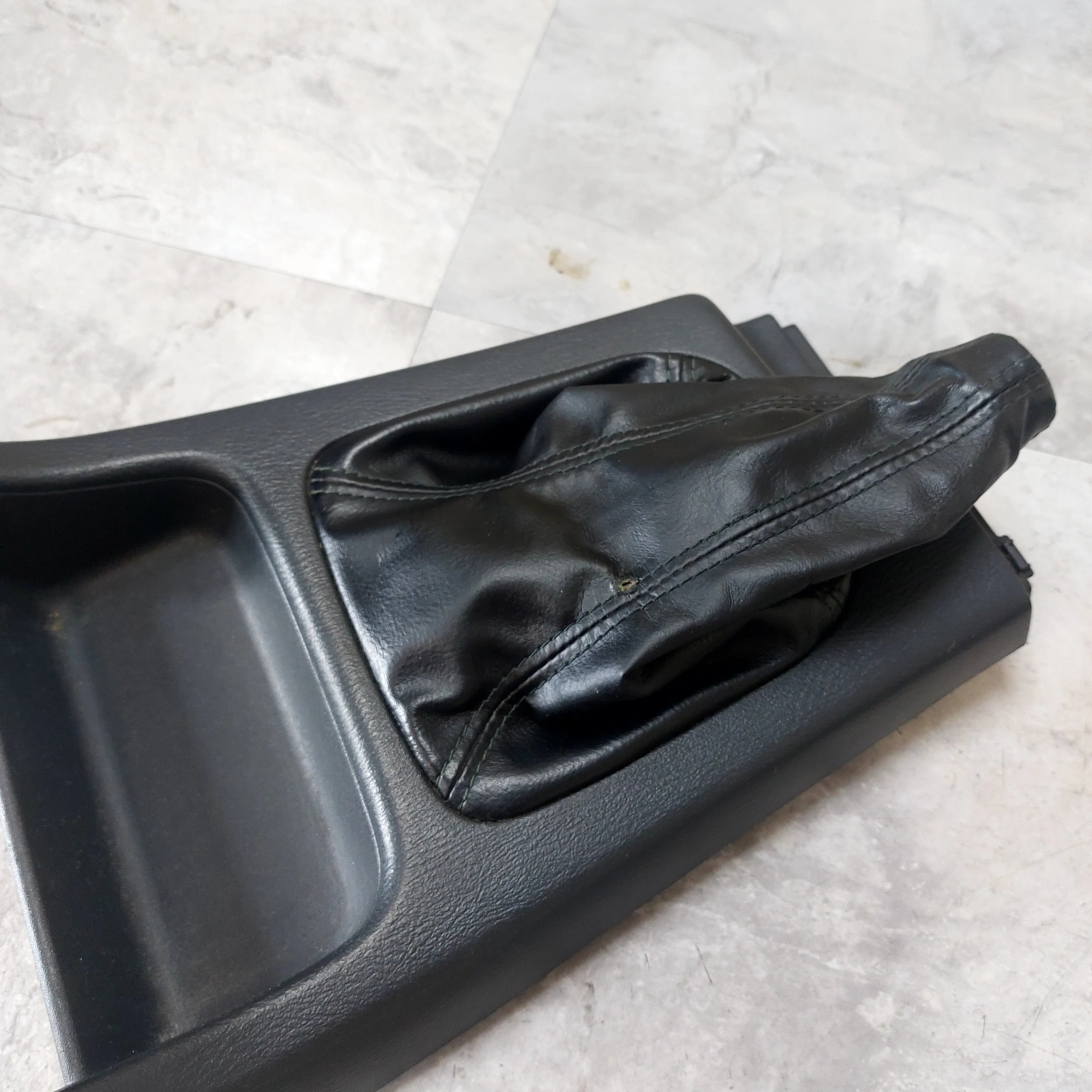 2002-2004 Subaru WRX Cover Console OEM Box Shifter Trim - Image 6