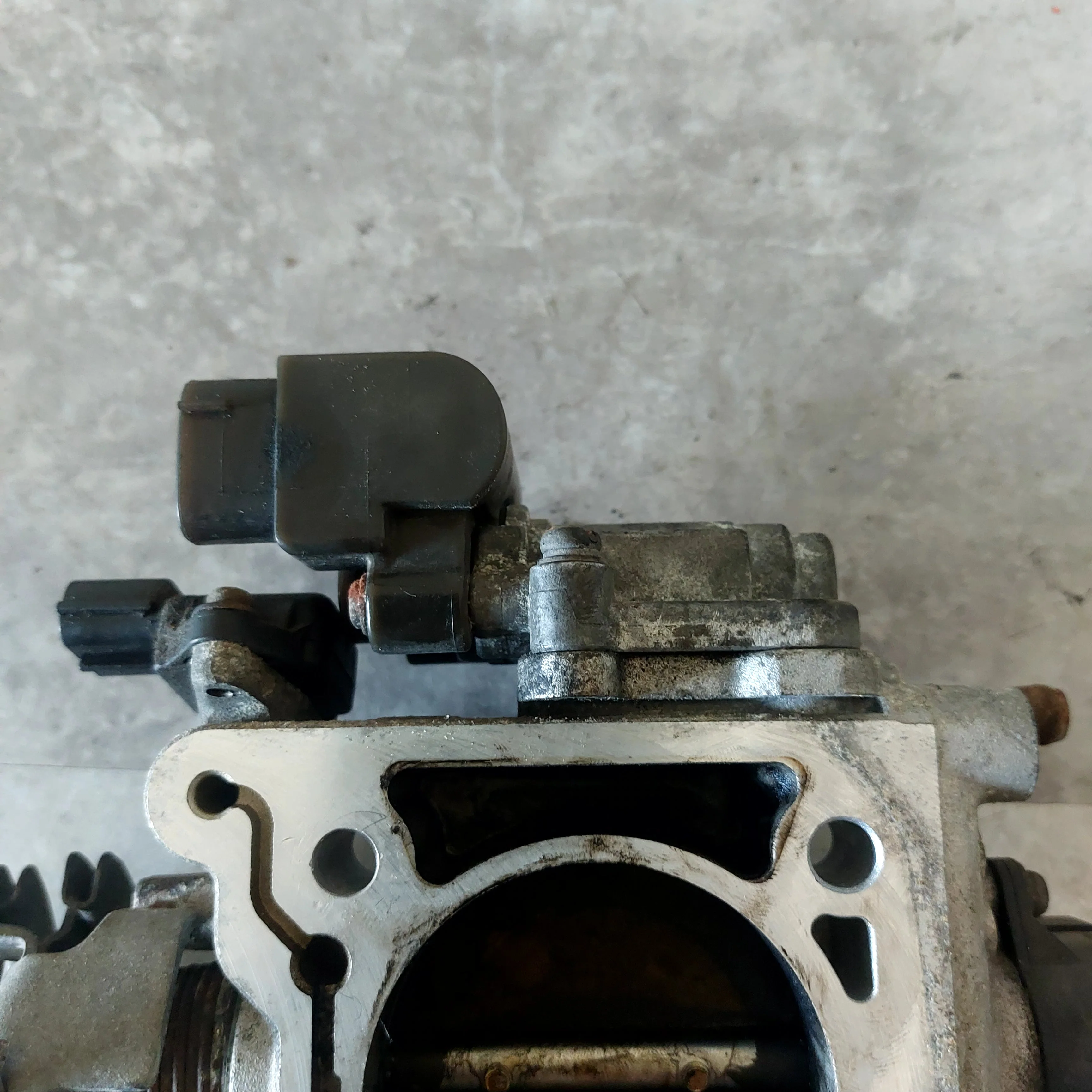 2002-2005 Subaru Impreza WRX Throttle OEM Body Assembly - Image 8
