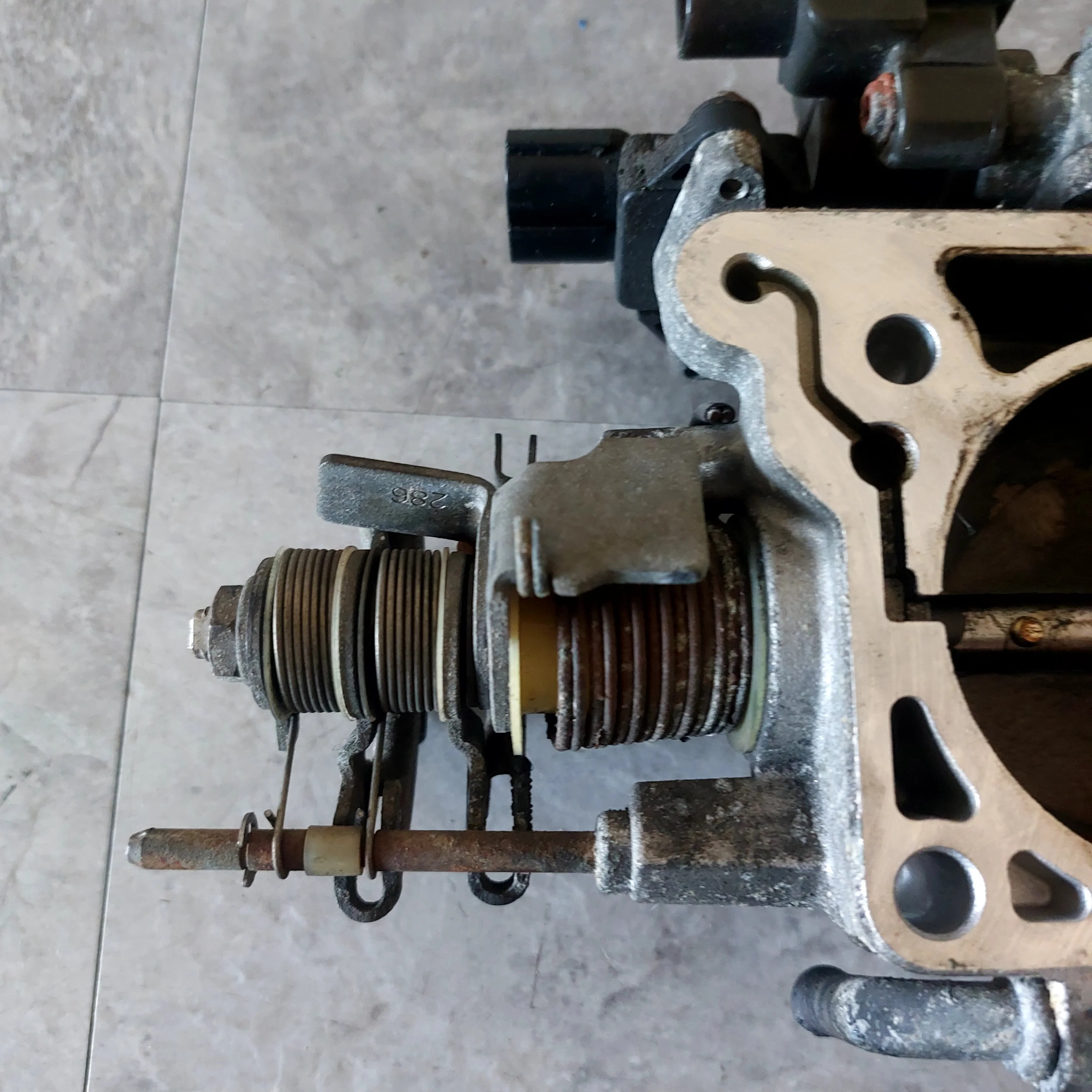 2002-2005 Subaru Impreza WRX Throttle OEM Body Assembly - Image 9