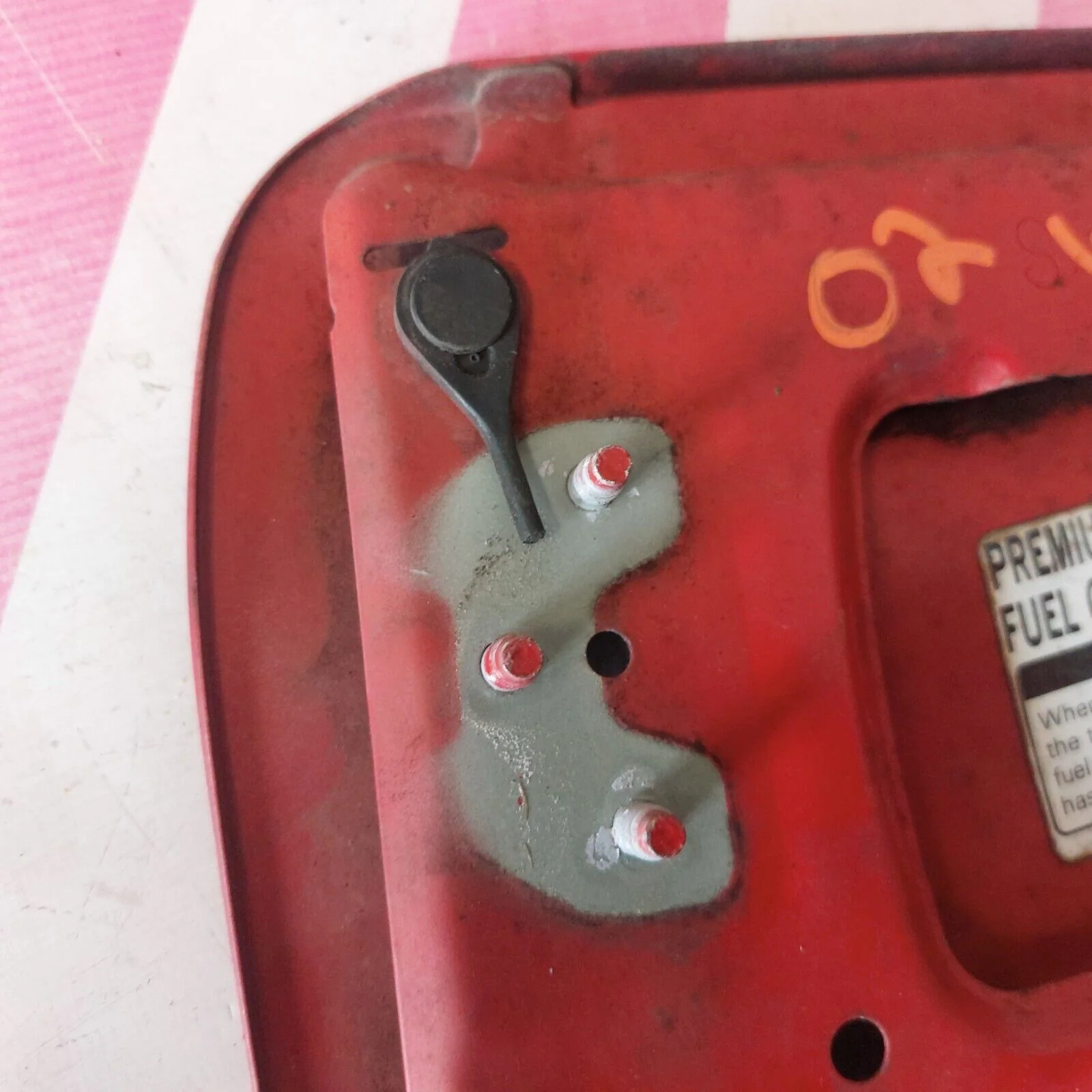 2002-2007 Subaru Impreza WRX Gas OEM Cover - Image 4