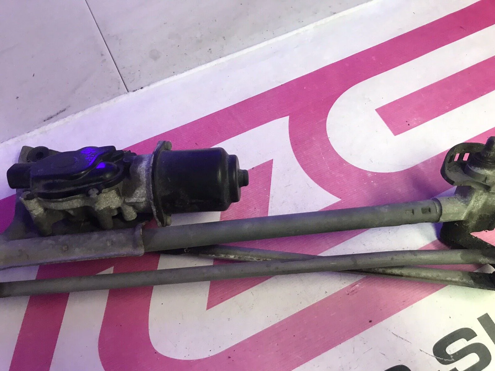 2004-2007 Subaru Impreza WRX STi OEM Windshield Wiper Motor Linkage - Image 5