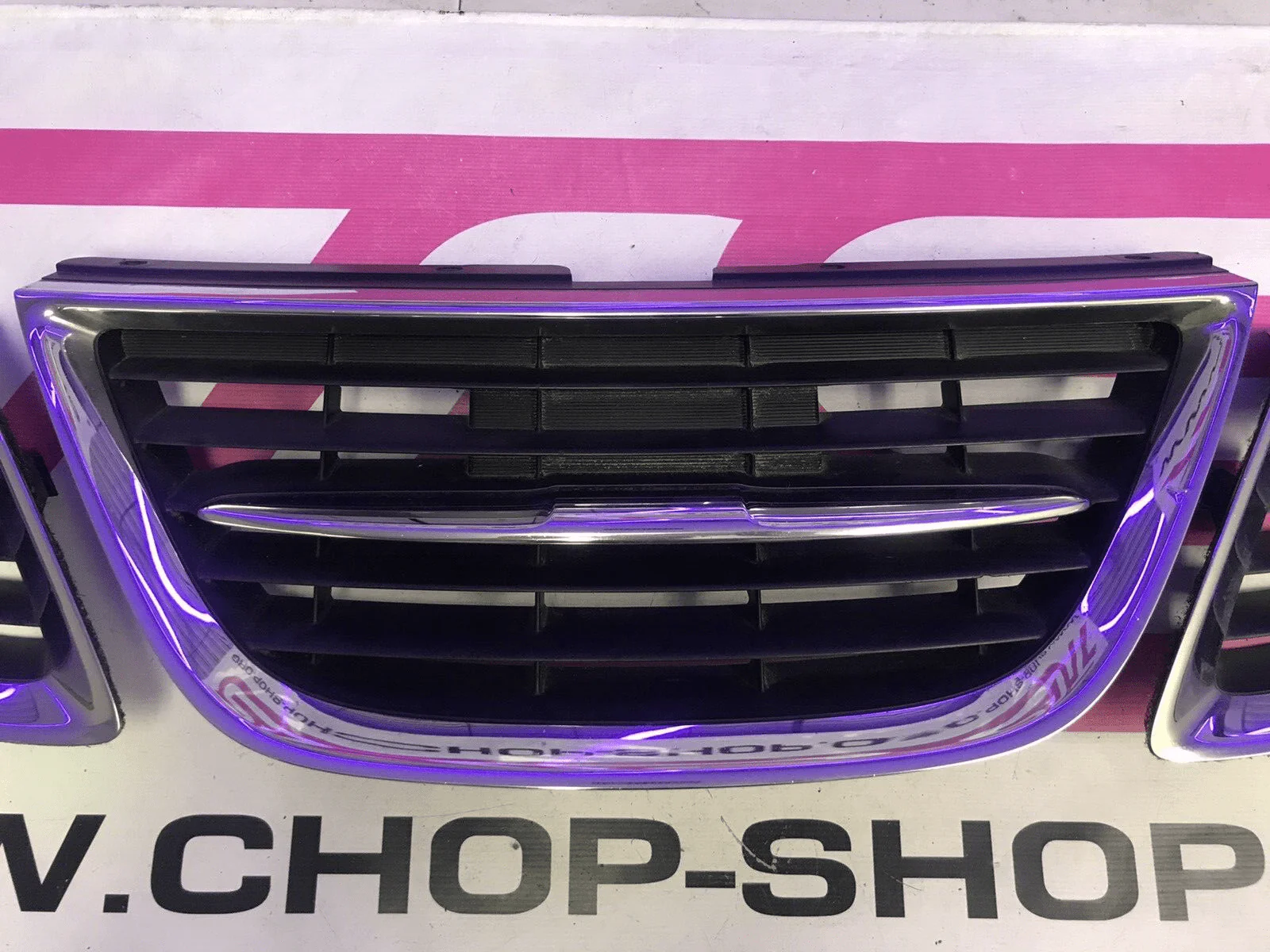 2005-2006 OEM Saab Saabaru Three Piece Grille Assembly - Image 2