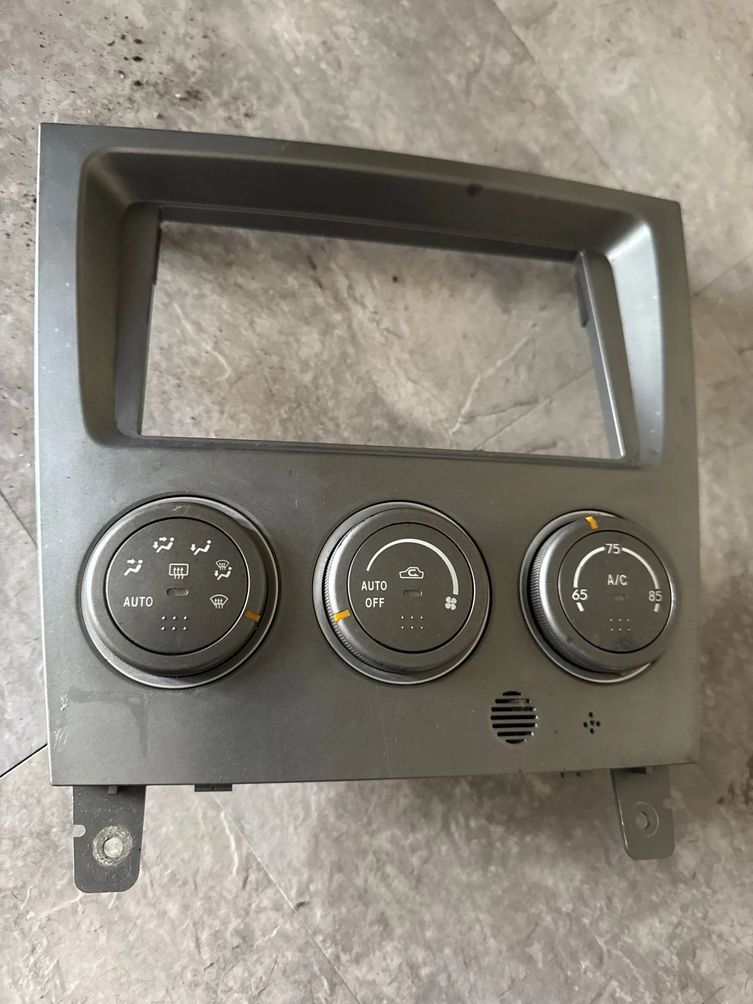 2004-2007 Subaru Impreza Radio HVAC OEM Trim Dash Panel Bezel Saab 9-2x J2