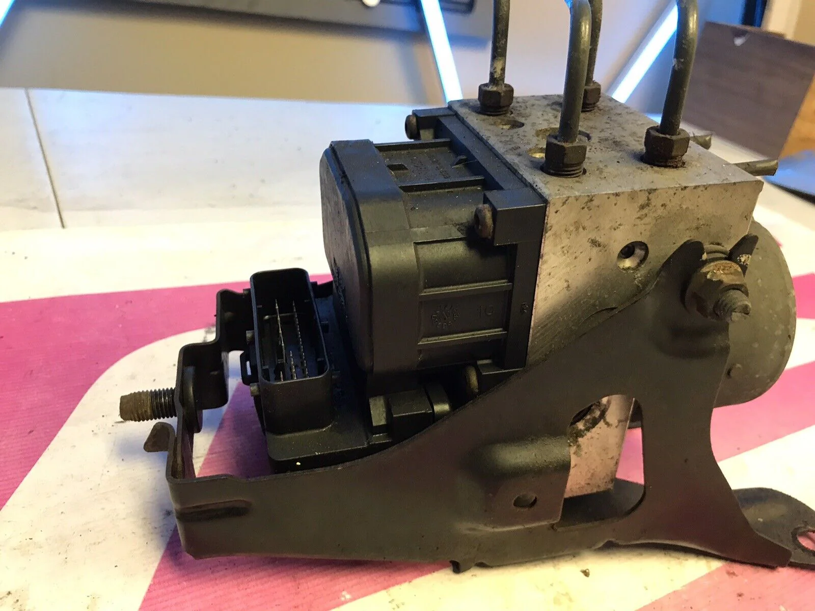 2014 Subaru ABS Pump OEM Wrx/sti - Image 2
