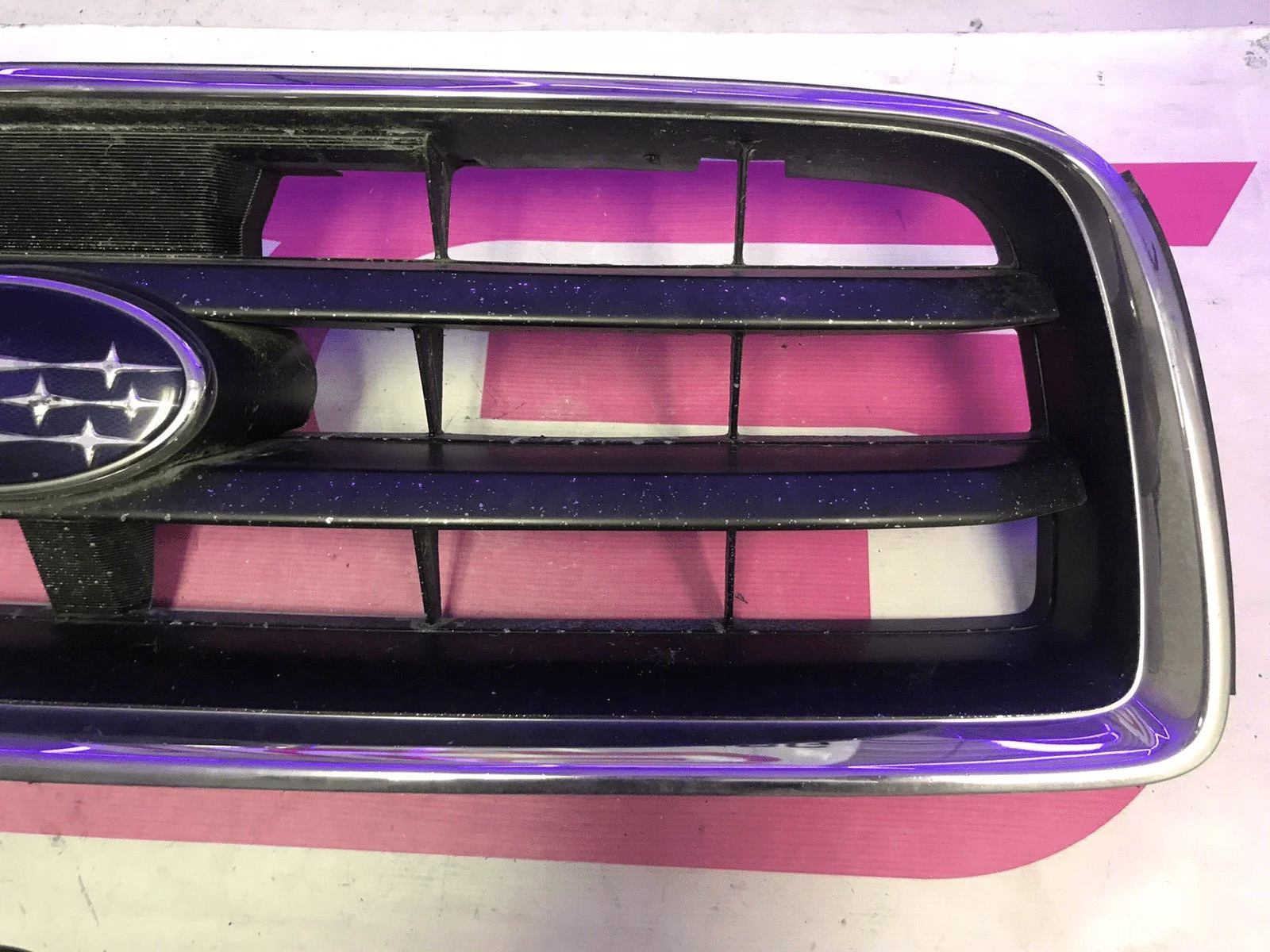2003-2006 Subaru Forester Front Grille OEM Assembly - Image 2