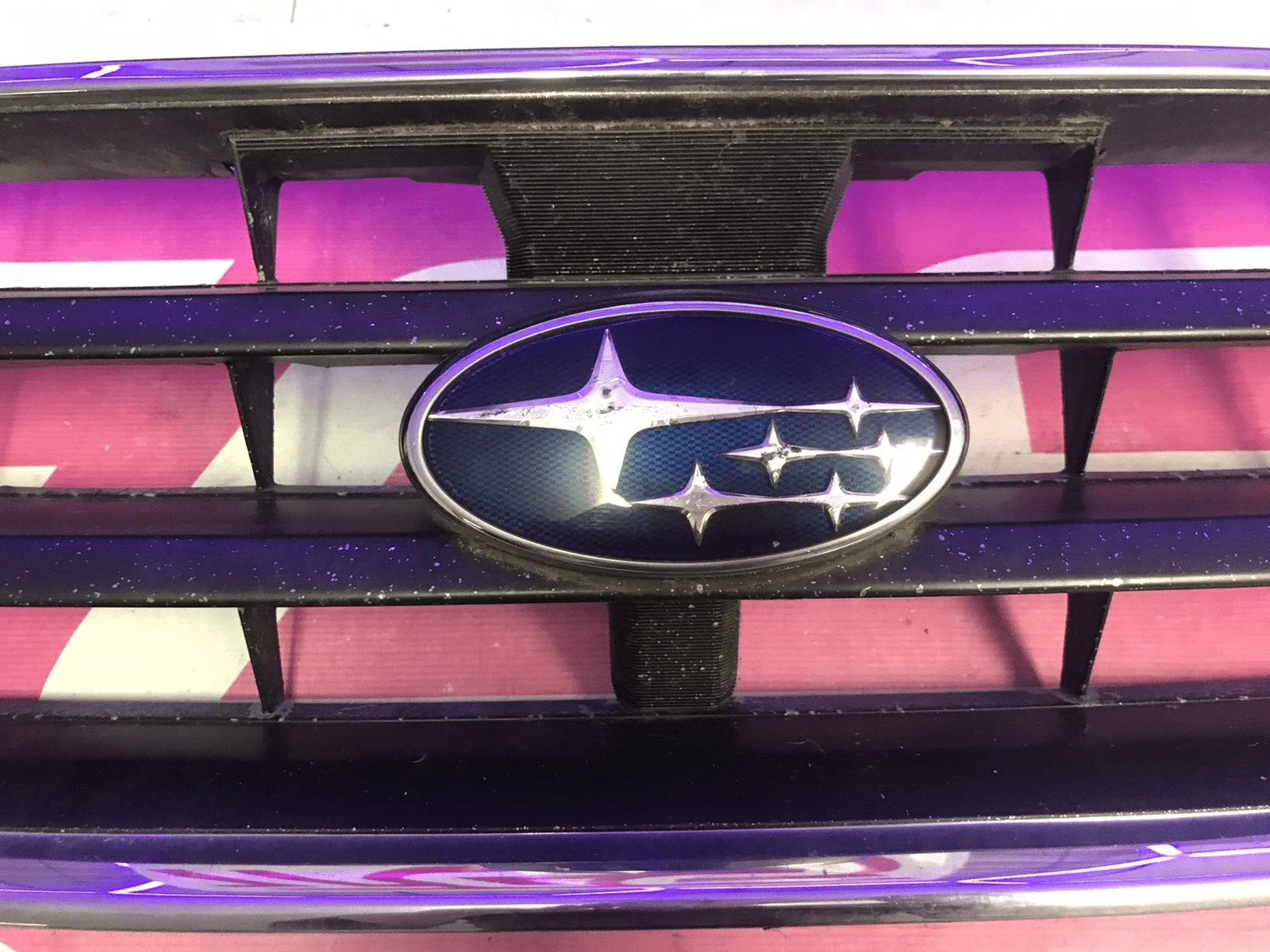 2003-2006 Subaru Forester Front Grille OEM Assembly - Image 3