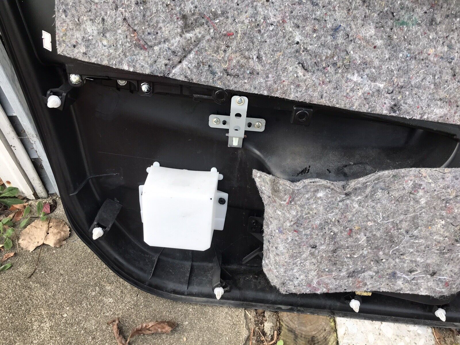 2008-2014 Subaru Impreza WRX STi OEM Front RH Passenger Side Door Panel - Image 10