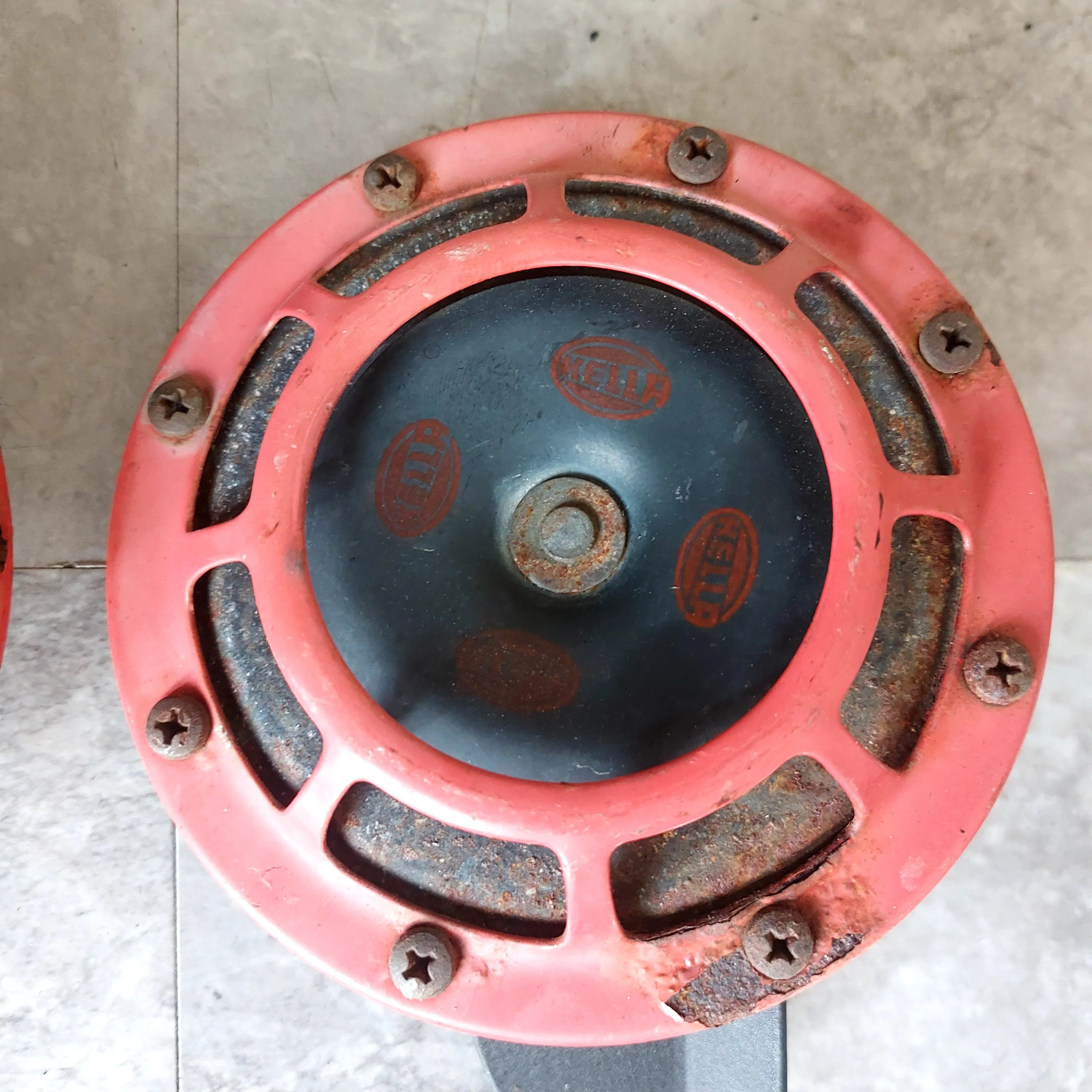 OEM Subaru Hella Disc Horn Set Pair 12V 300hz VW Audi As Is G2 - Image 3