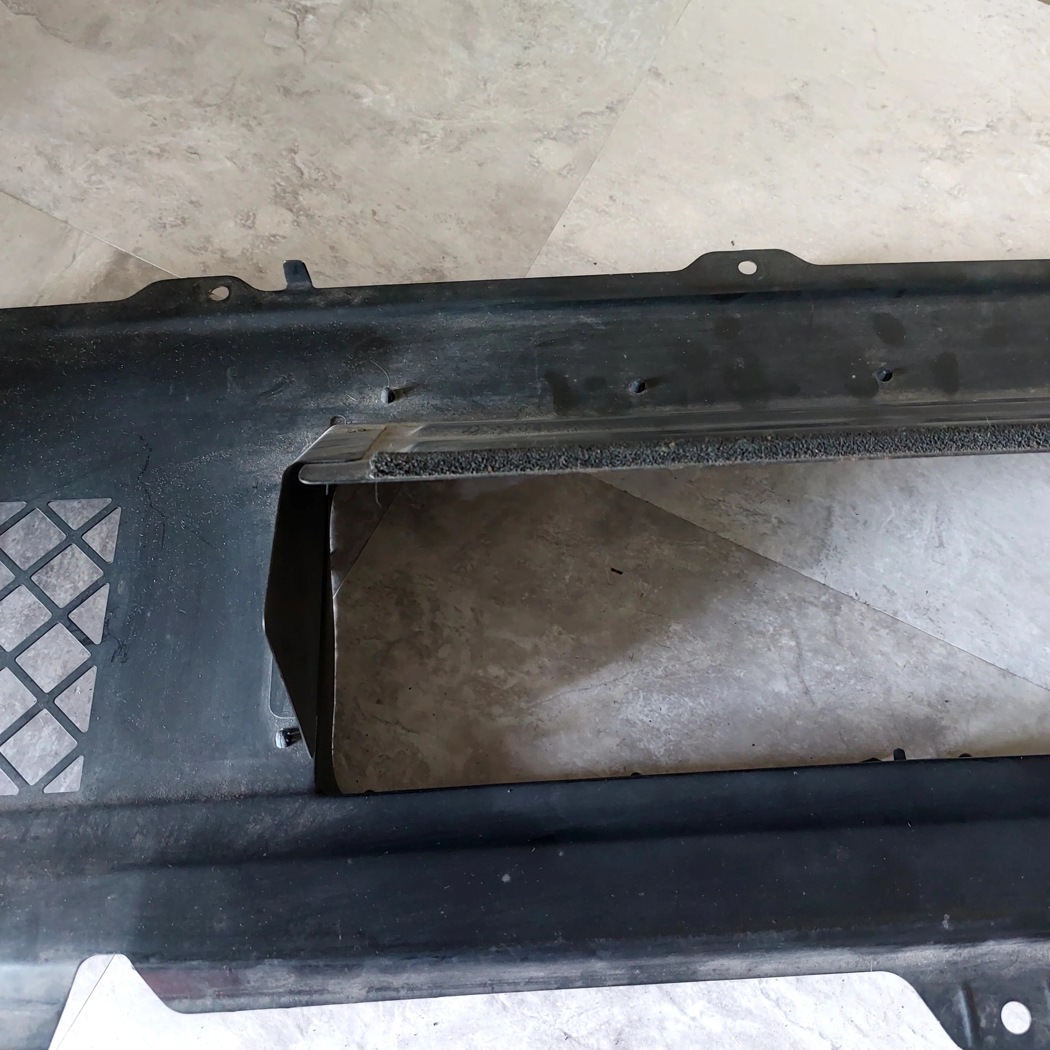2004-2005 Subaru Impreza WRX Hood OEM Scoop Splitter - Image 4