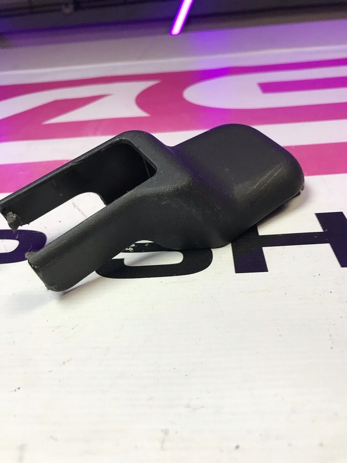 2004-2007 Subaru Seat Track Cover OEM LH Outer Impreza/wrx/sti/outback K2-e - Image 2