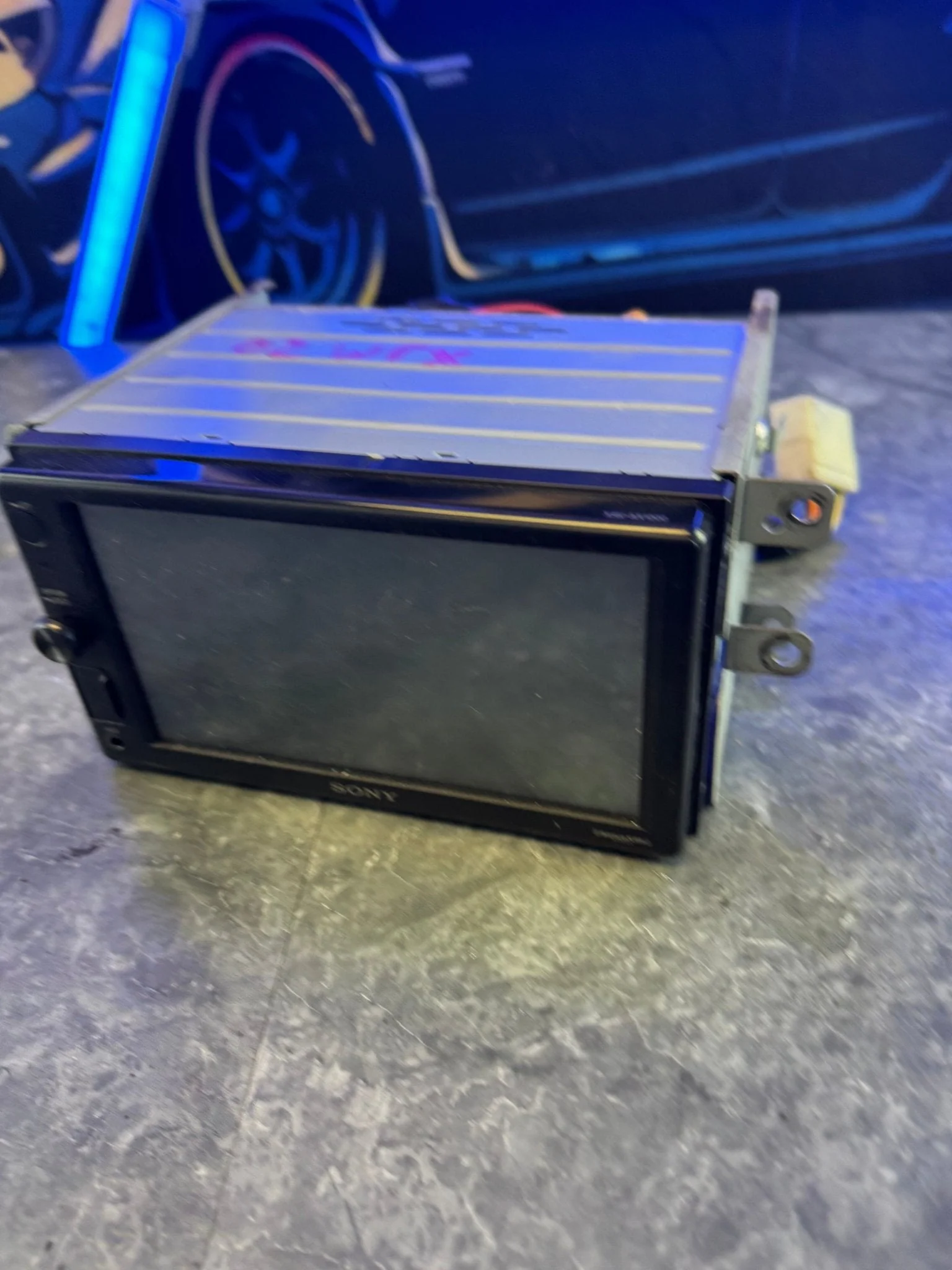 Sony XAV-AX1000 Double Din Headunit Assembly With Subaru Bracket B5