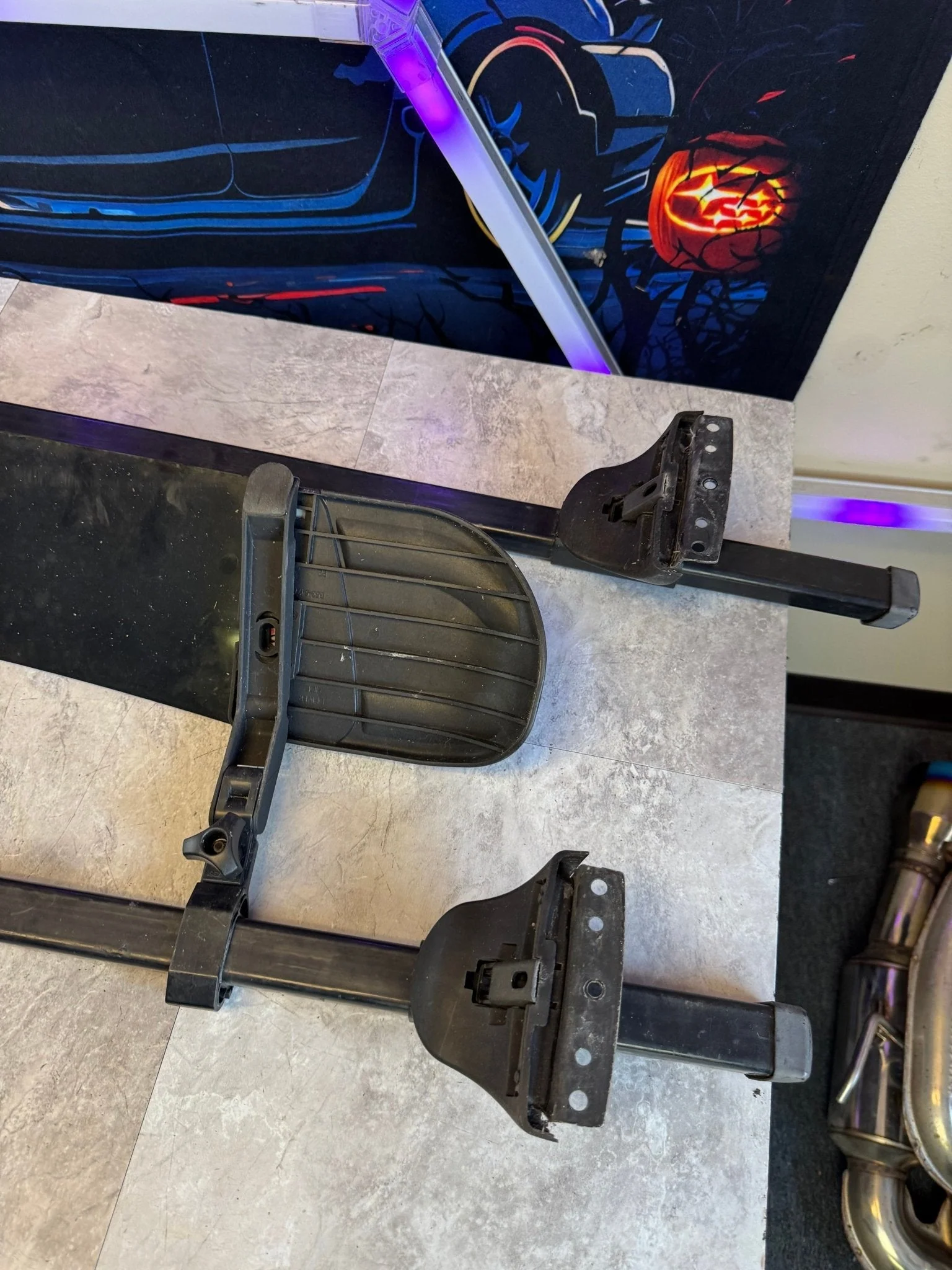 Subaru Impreza WRX STi Thule Roof Rack Rails - Image 9