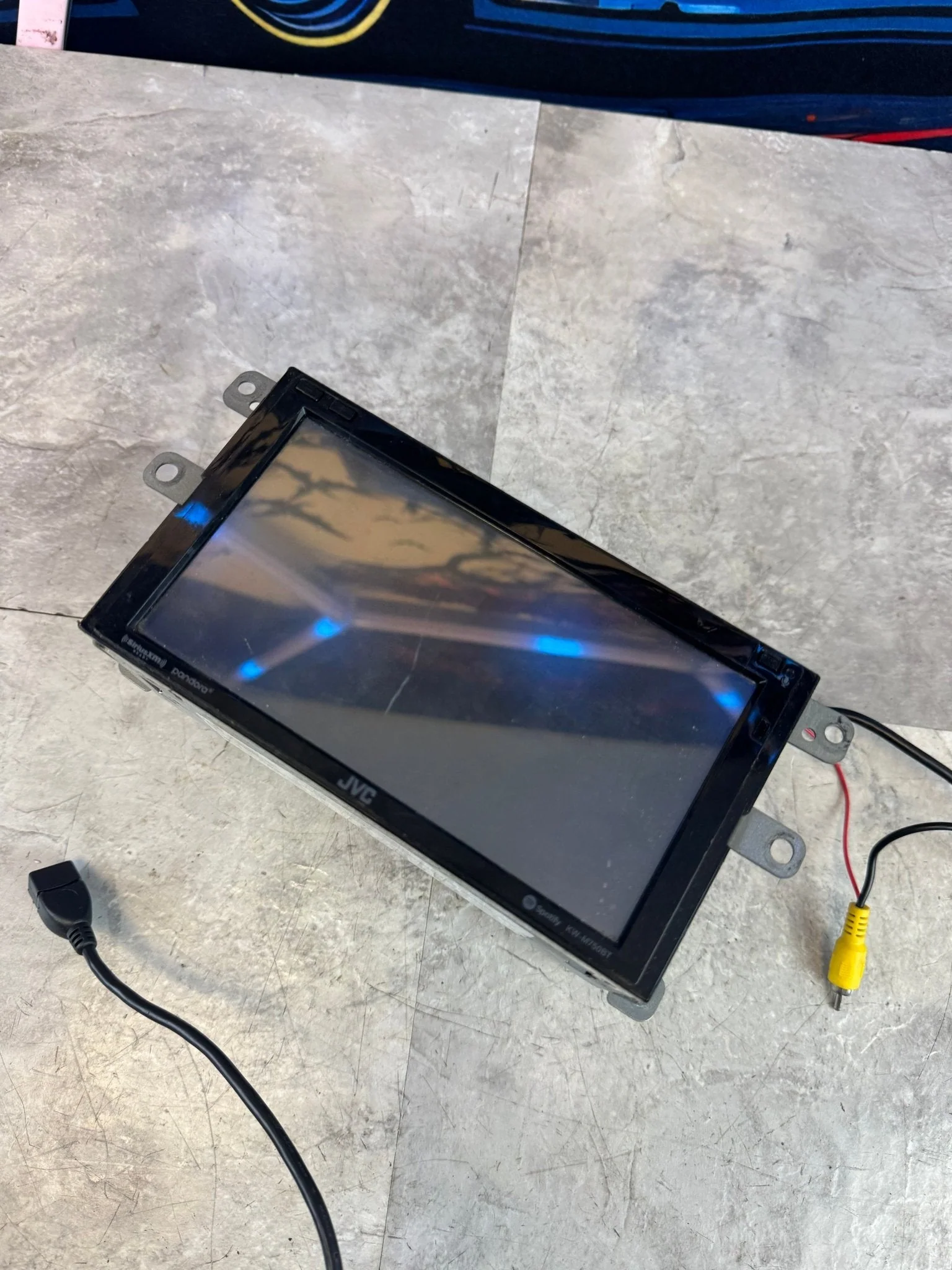 Subaru JVC KW-M750BT Double Din Headunit / B5