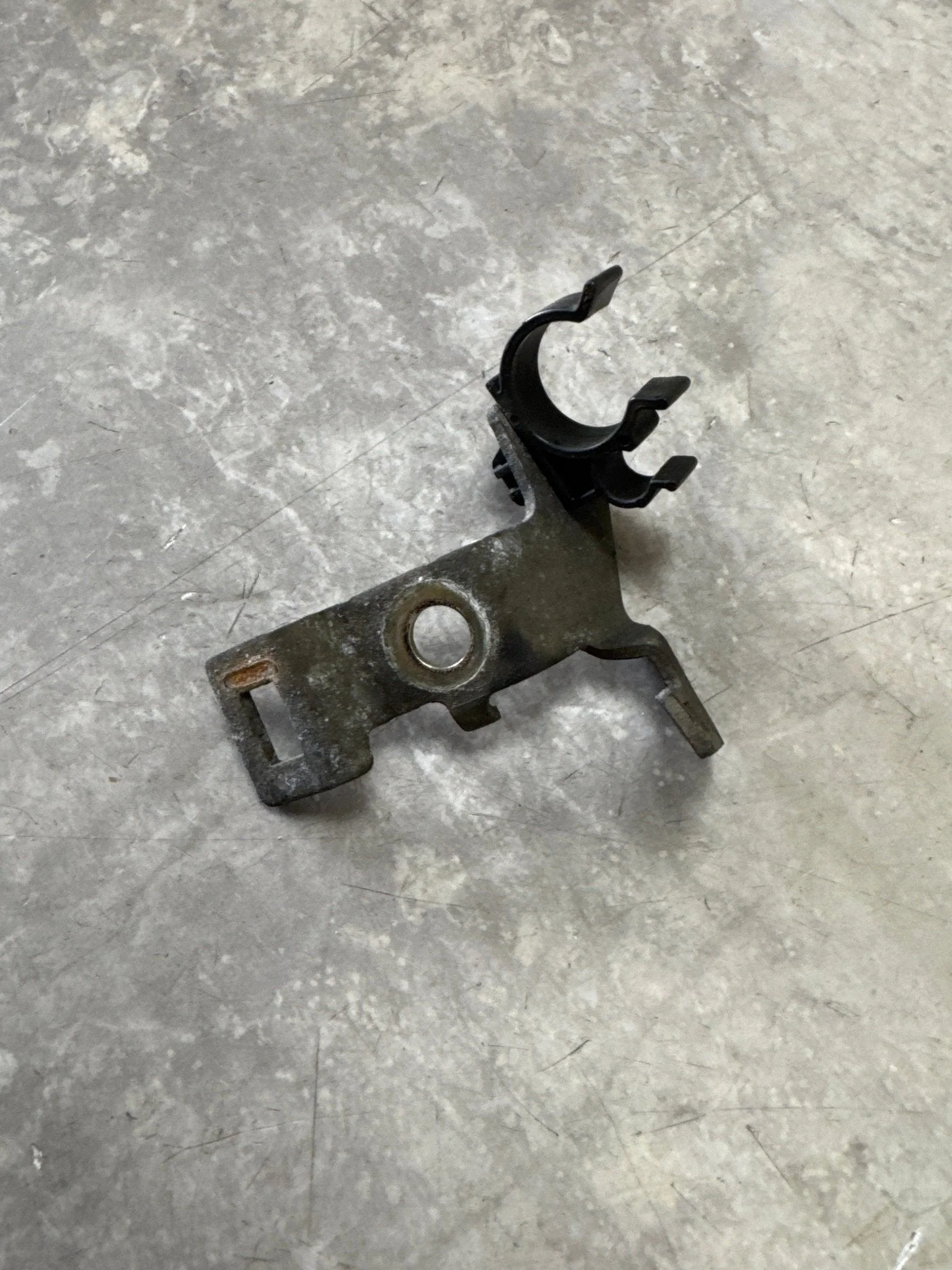 Subaru OEM (EJ20 / EJ25) Intake Manifold Wire Harness Bracket K2-i - Image 3
